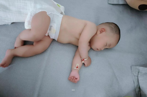 祁东怀孕感觉自己心跳明显